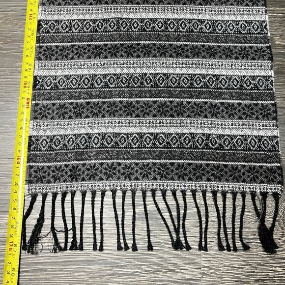 Savile Row Mens Scarf Snowflake Geometric Gray Black Fringe 64” Long Cozy Preppy - Picture 5 of 6